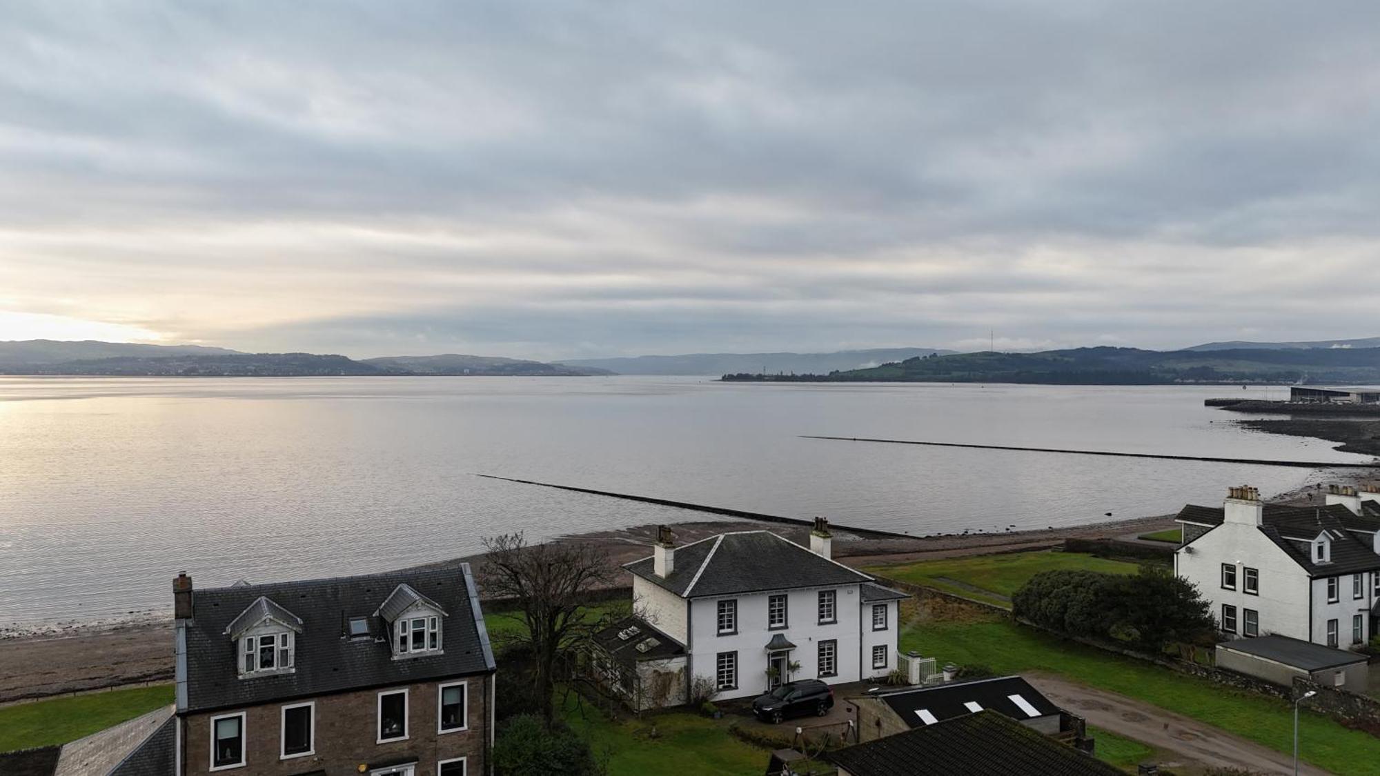 175 On Clyde - Spacious & Cosy Cedar Wood Bungalow Helensburgh Eksteriør bilde